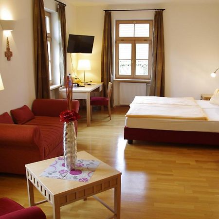 Klostergasthof Hotell Münnerstadt Exteriör bild
