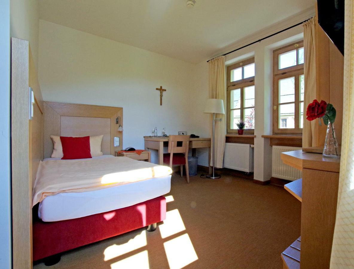 Klostergasthof Hotell Münnerstadt Exteriör bild