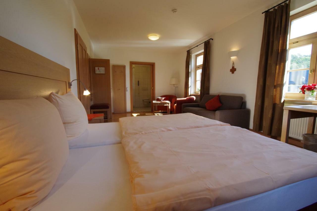 Klostergasthof Hotell Münnerstadt Exteriör bild