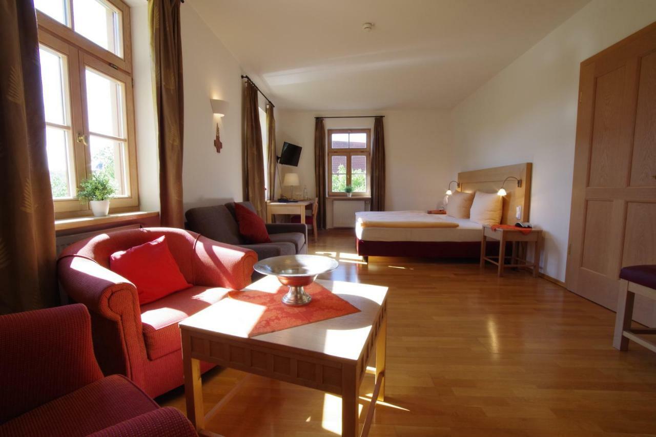 Klostergasthof Hotell Münnerstadt Exteriör bild