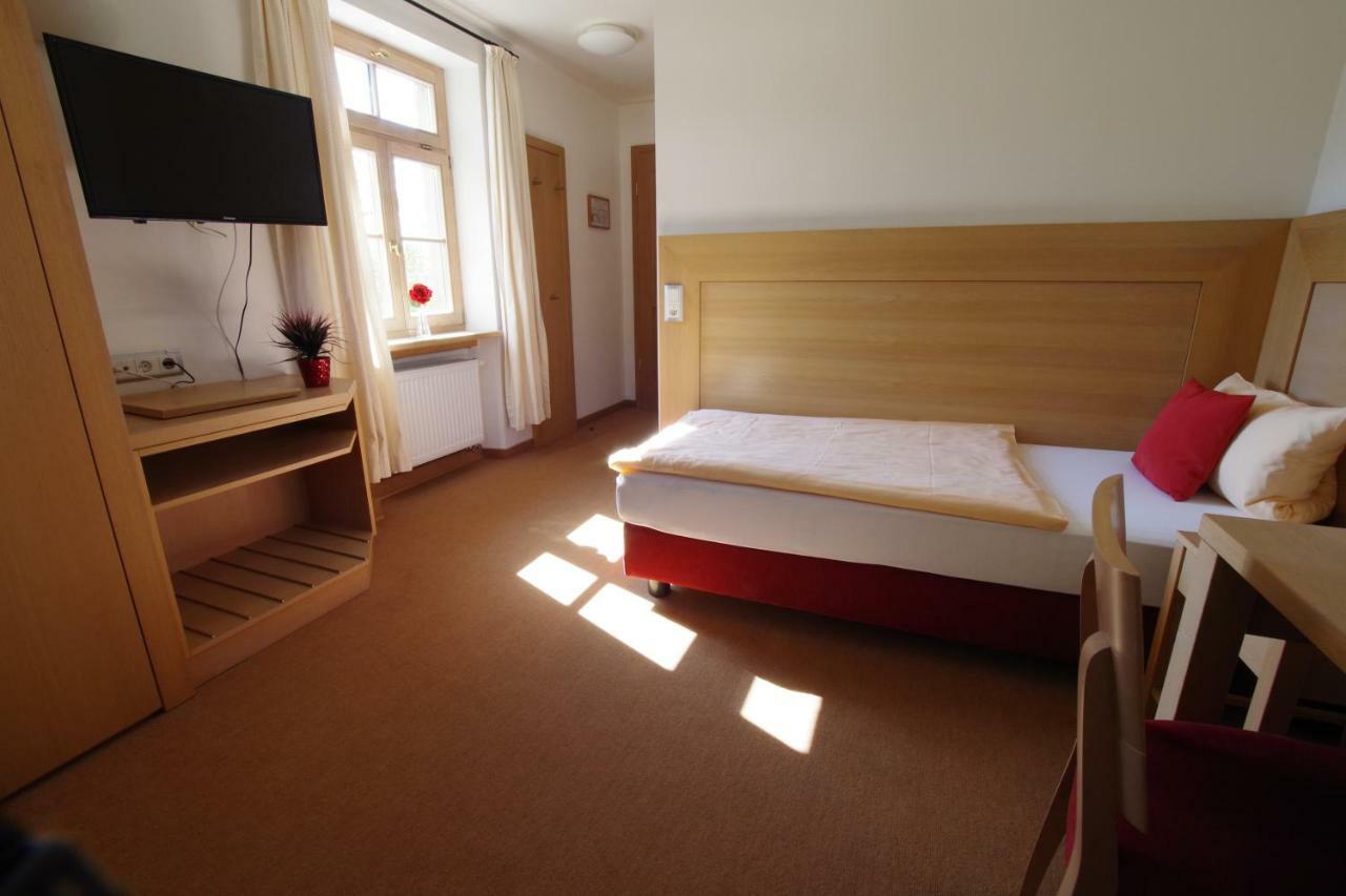 Klostergasthof Hotell Münnerstadt Exteriör bild