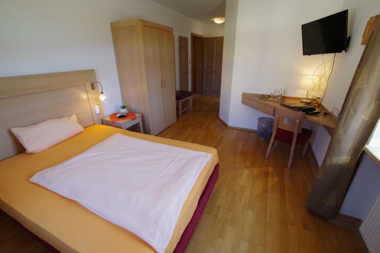Klostergasthof Hotell Münnerstadt Exteriör bild