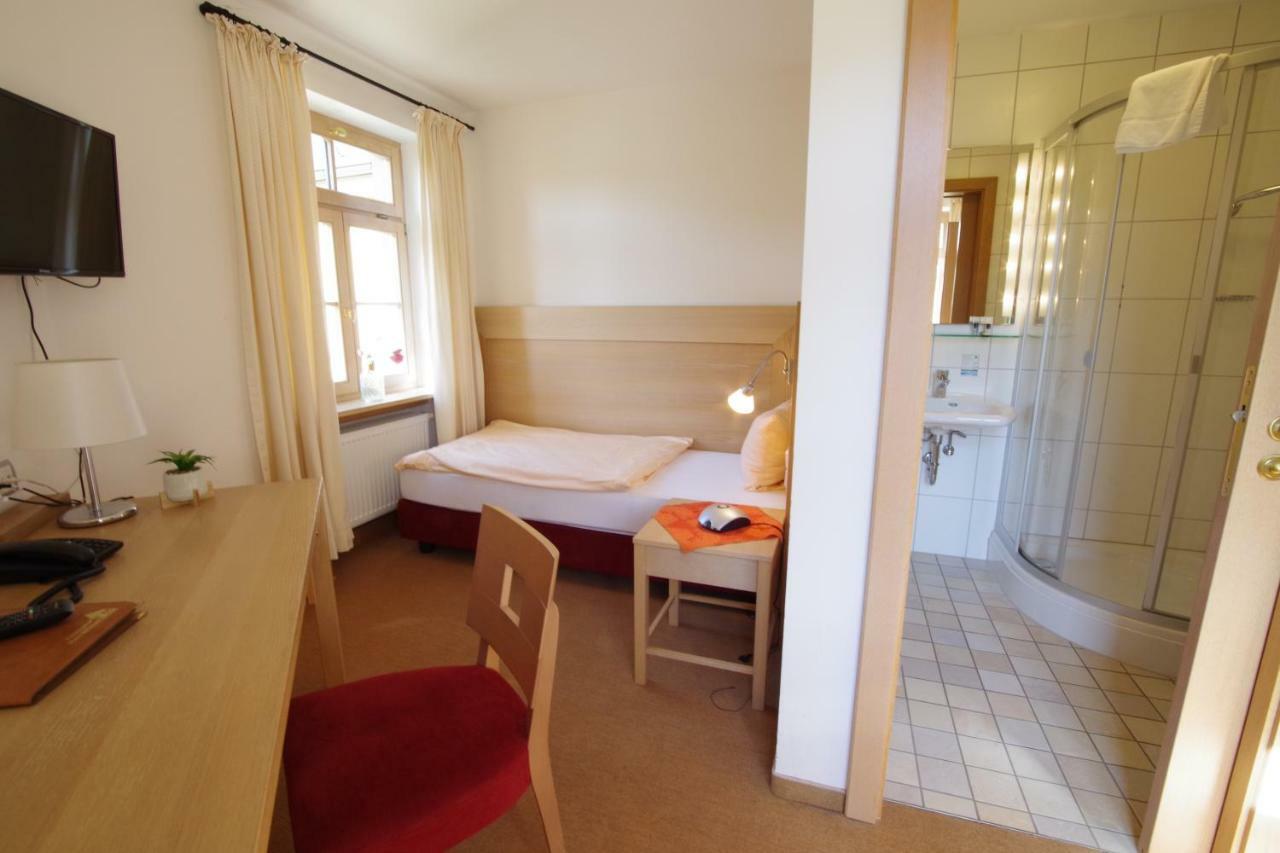 Klostergasthof Hotell Münnerstadt Exteriör bild